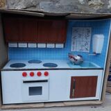 Miniature kitchen in screen-printed sheet metal