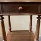 Chevet ancien table de nuit pot de chambre en noyer dessus marbre rose époque XIX ème