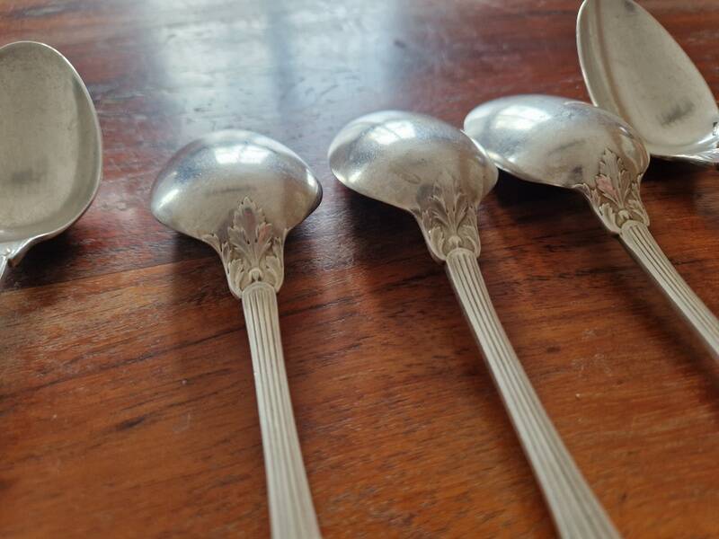 Christofle - Set of 11 dessert spoons in the Trianon model made of metal.