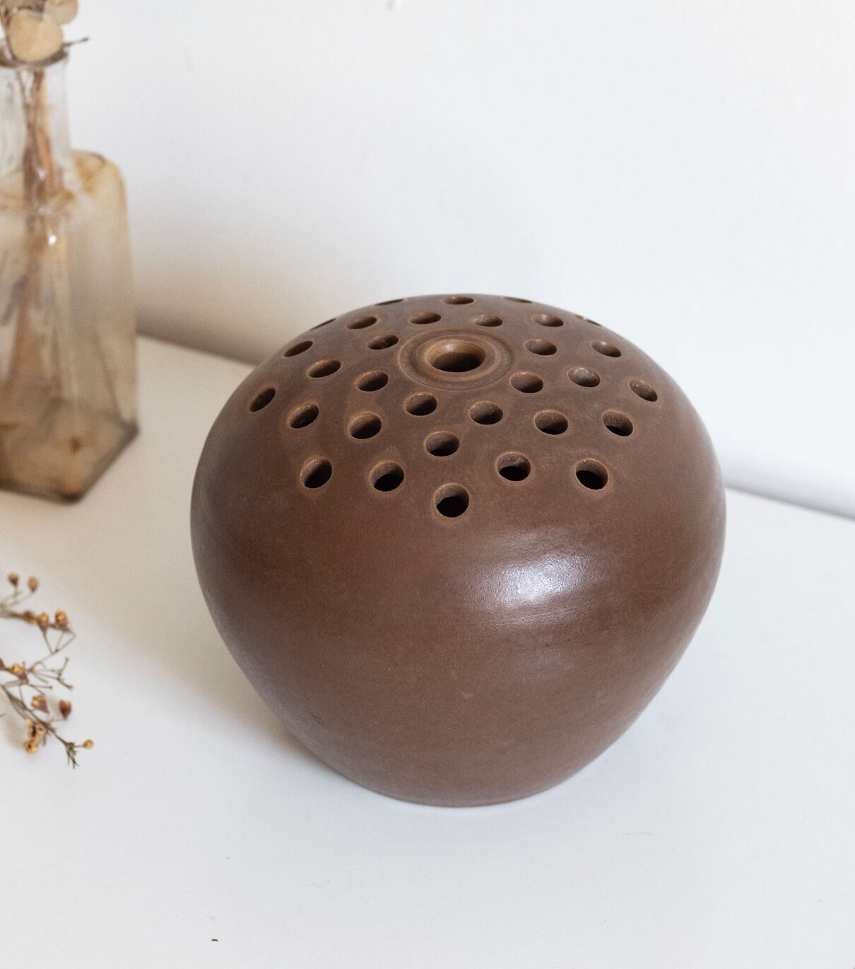 Large sandstone flower spike signed Philippe Aubert