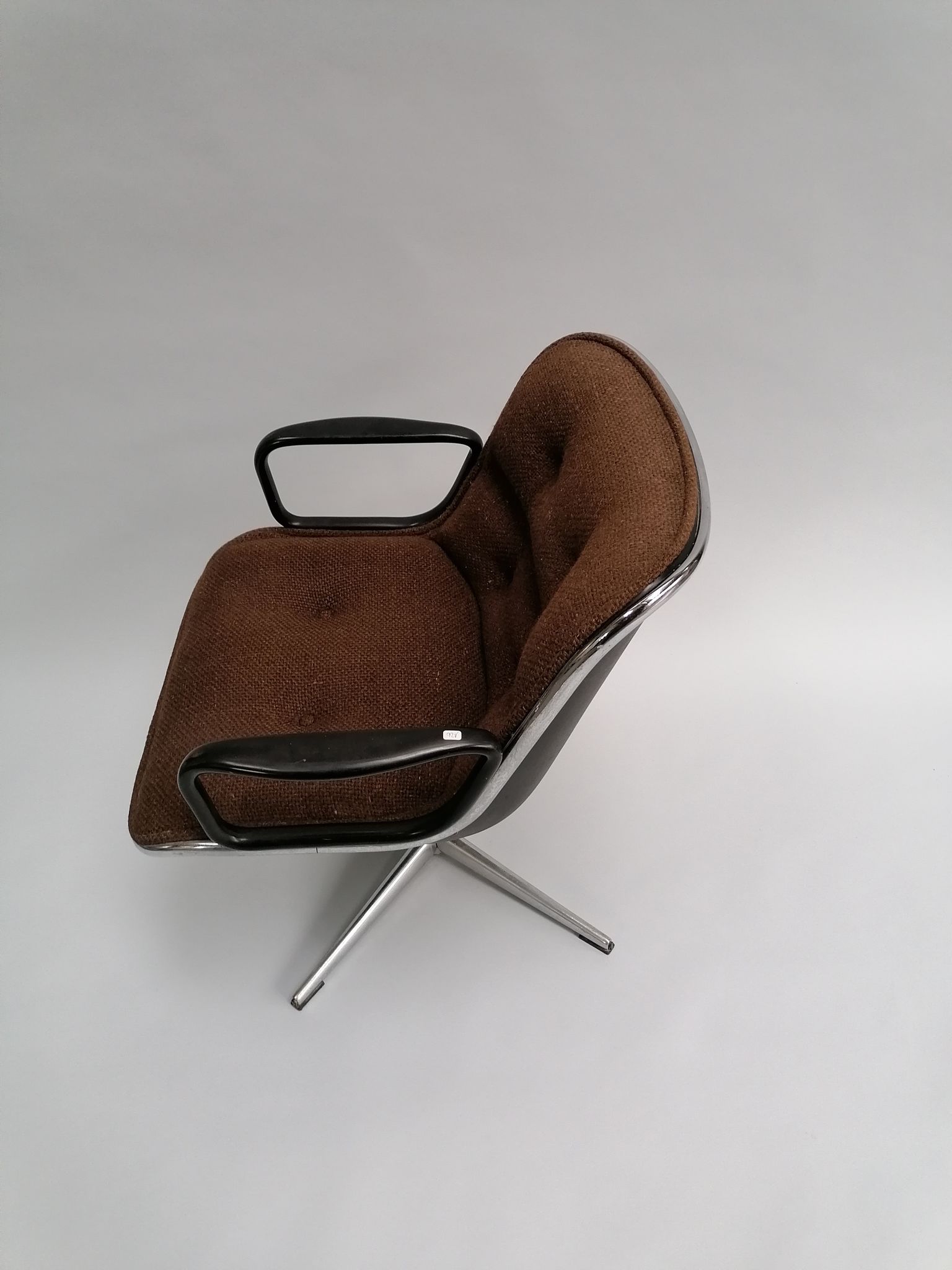 Fauteuil "executive chair" de Charles Pollock, édition Knoll 1er serie