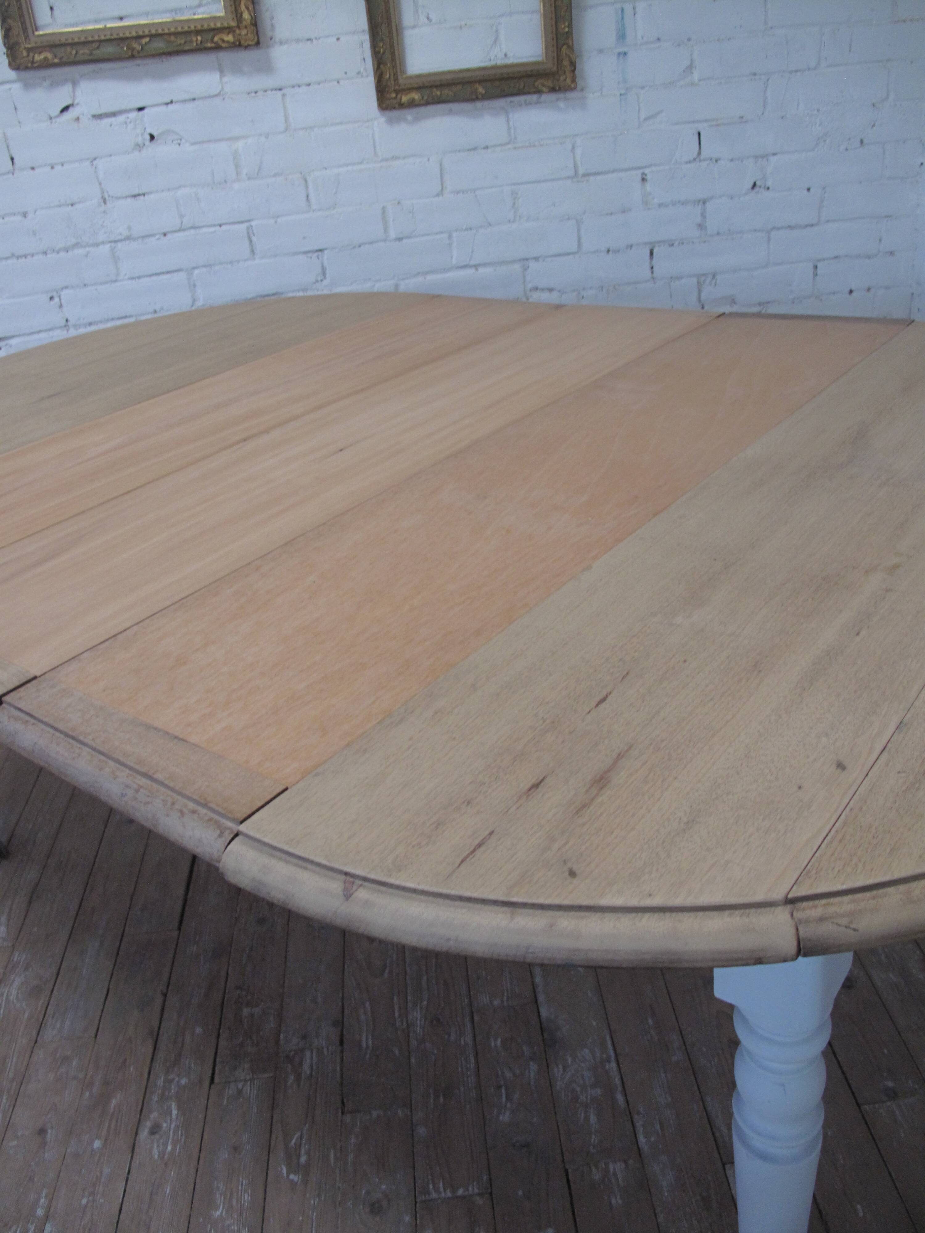 Folding table opening 3 extensions