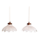 Paire de suspensions Art déco en verre transparent festonné, années 1920-30