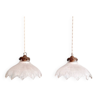Paire de suspensions Art déco en verre transparent festonné, années 1920-30