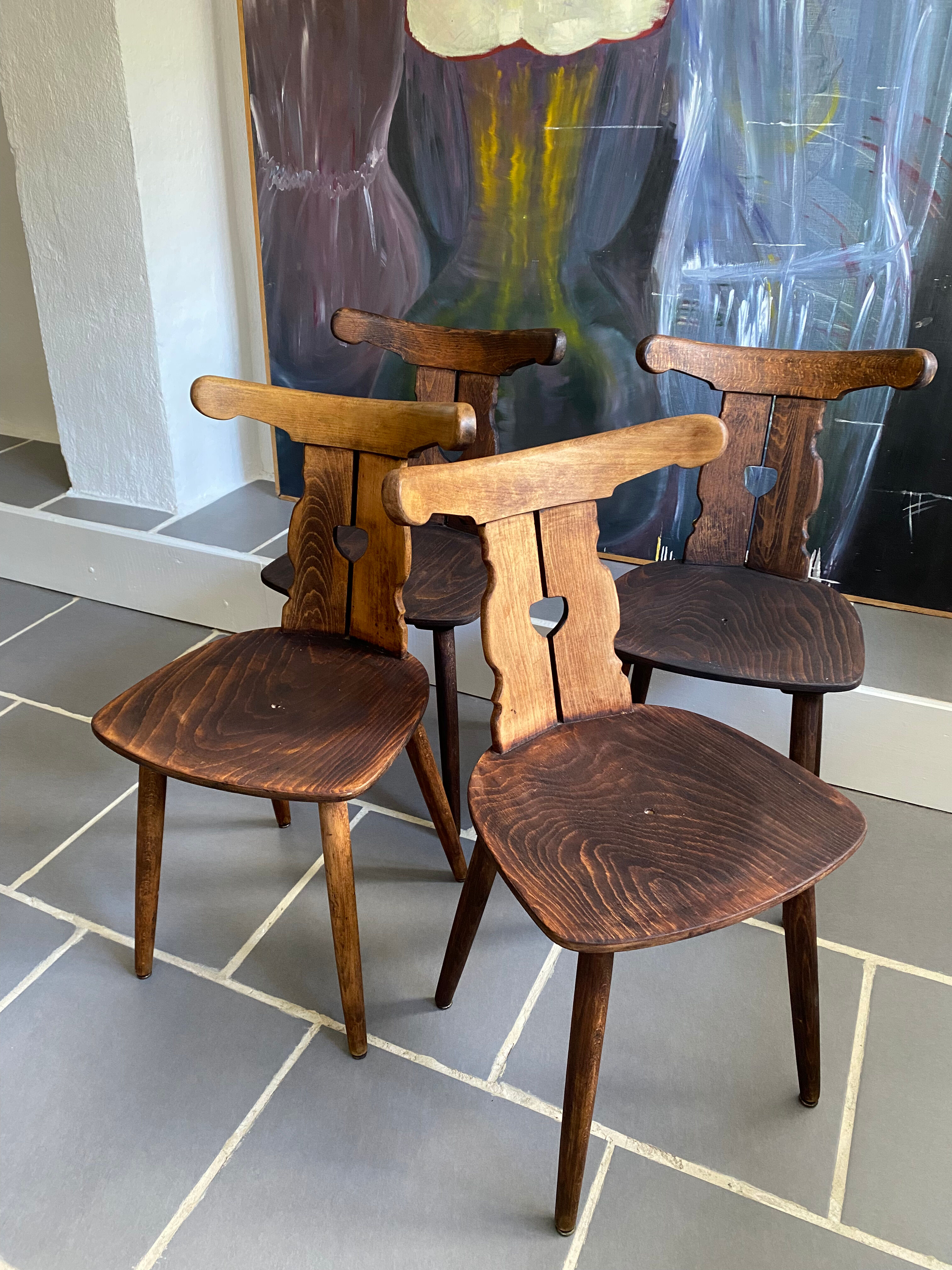 4 vintage mountain chairs