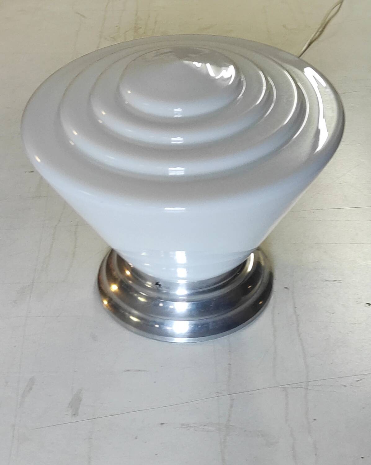 Plafonnier opaline style Bauhaus - début XXéme