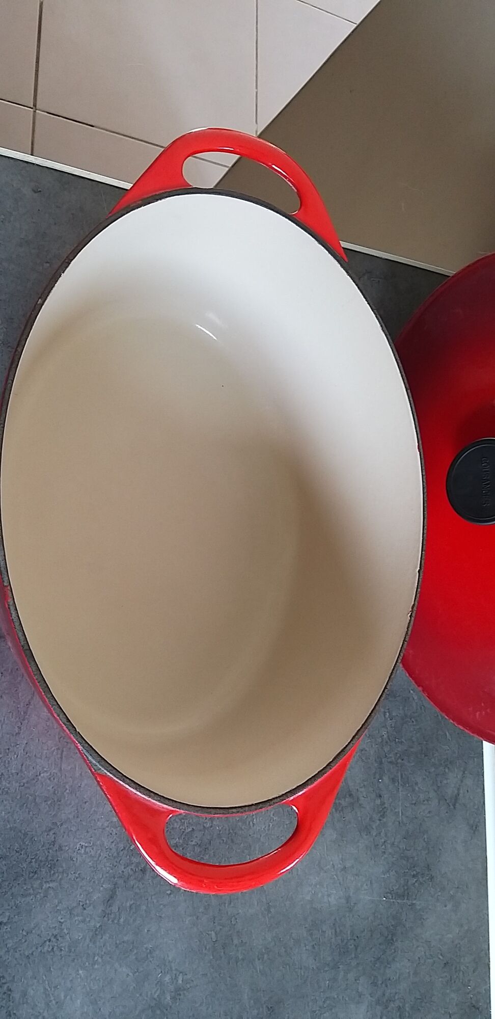 Oval cast iron casserole cousances le creuset diameter 32 cm