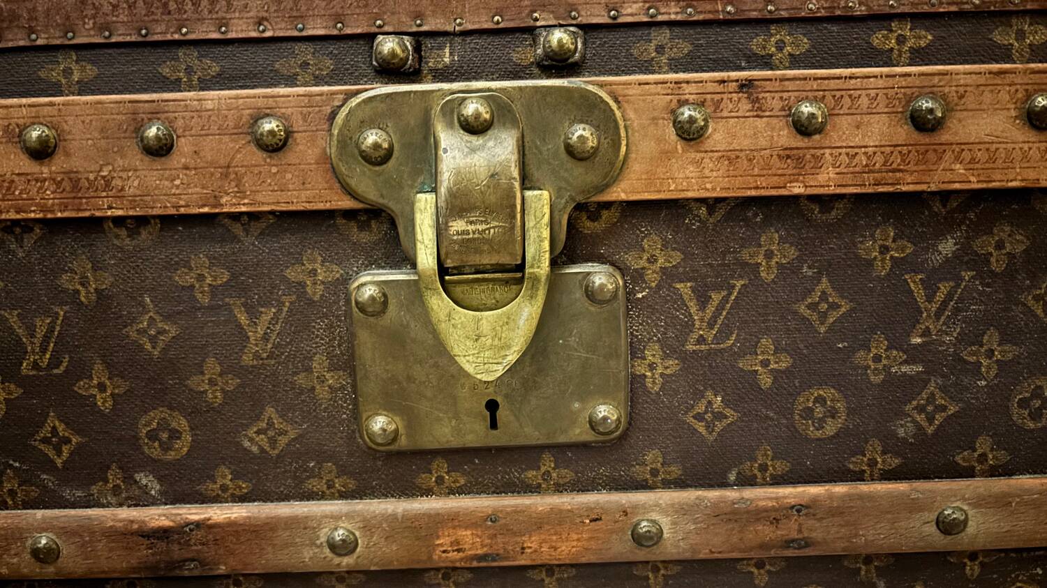 Old Louis Vuitton trunk – Family trunk – Monogram canvas