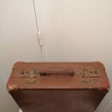 Small old suitcase to revamp