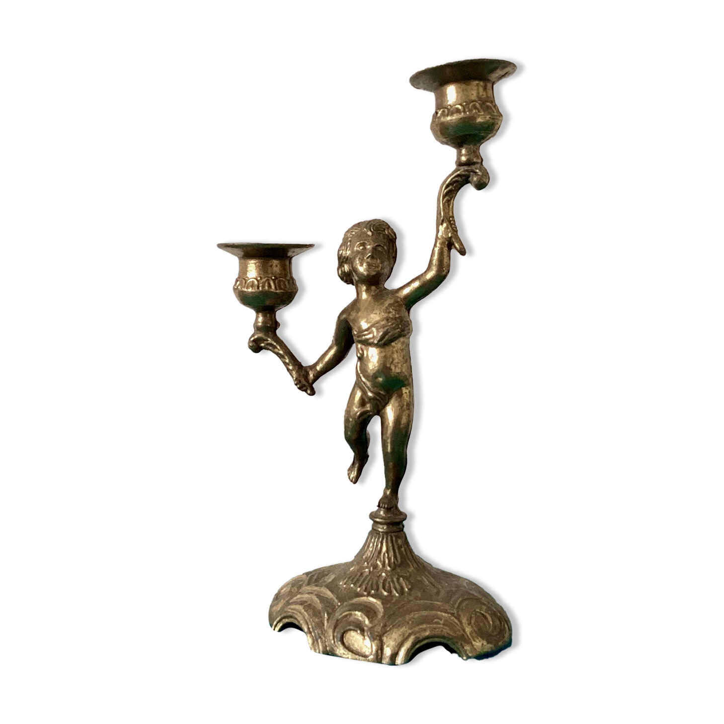 Chandelier Putti