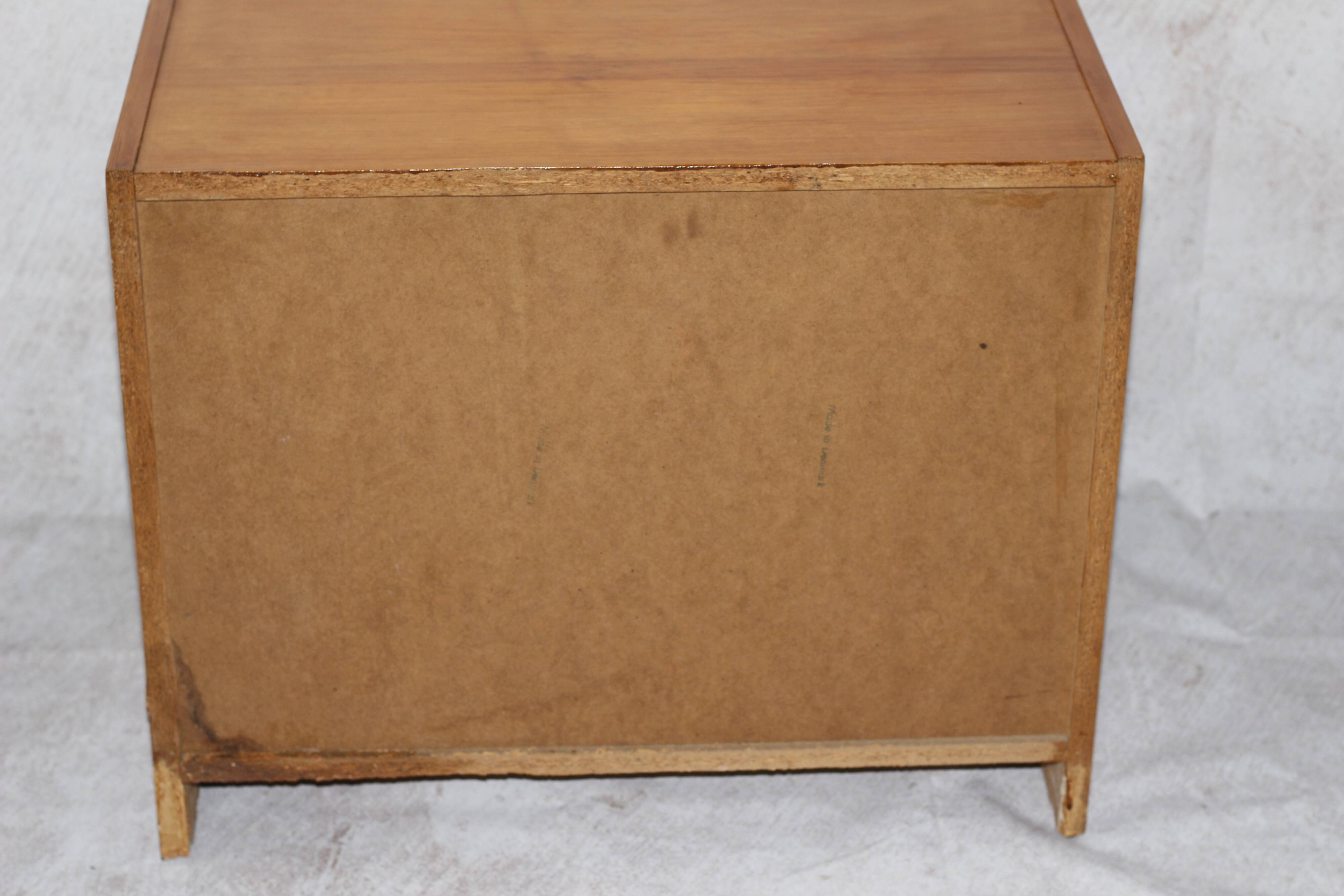 Petite commode en pin scandinave vintage