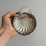 Antique shell-shaped presentation butter dish