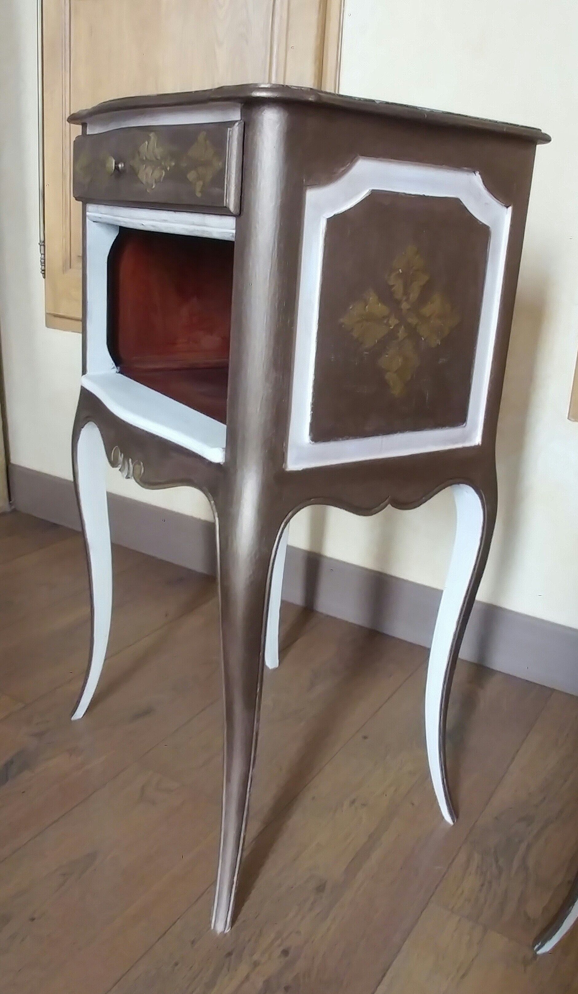 LouisXV-style bedside pair