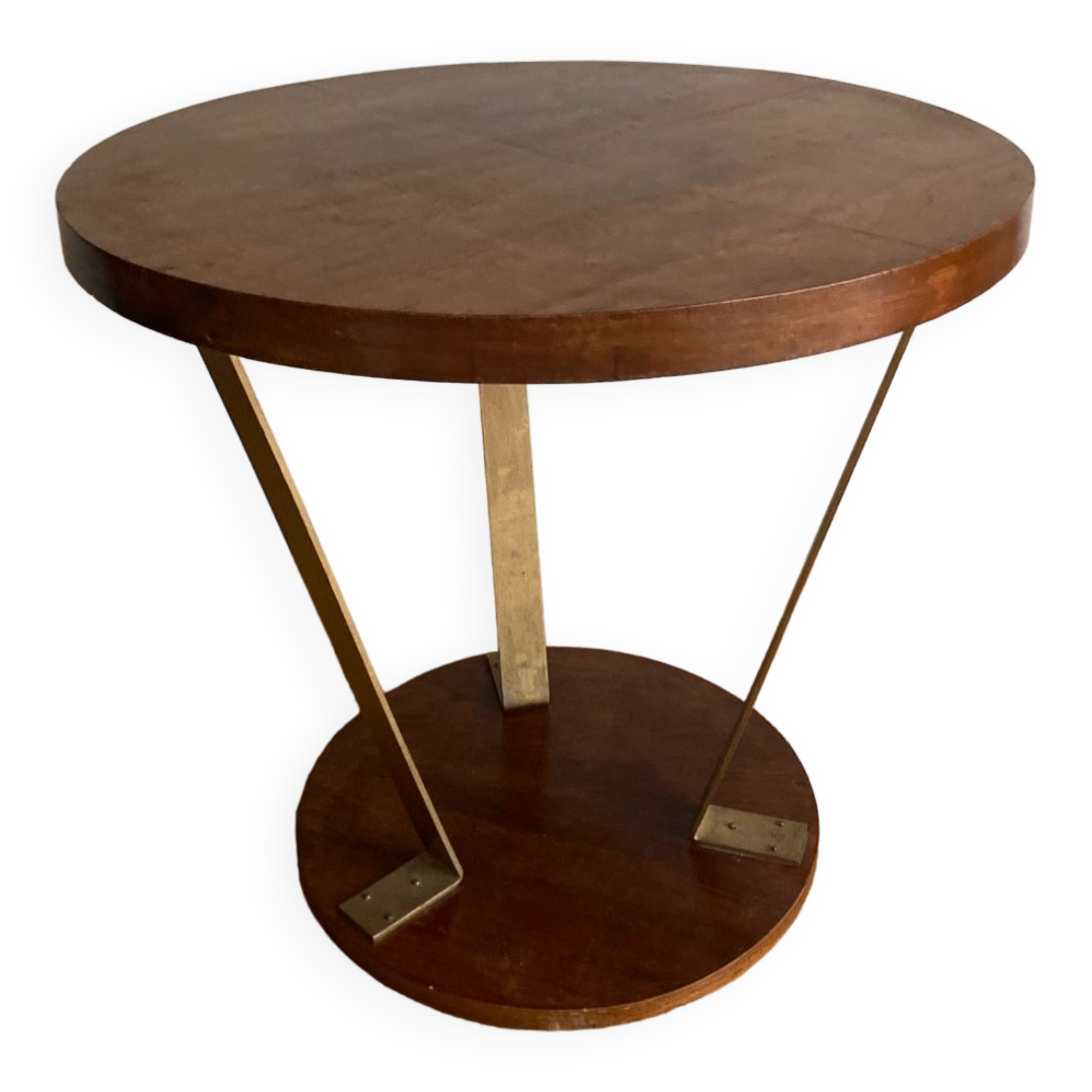 Round pedestal table