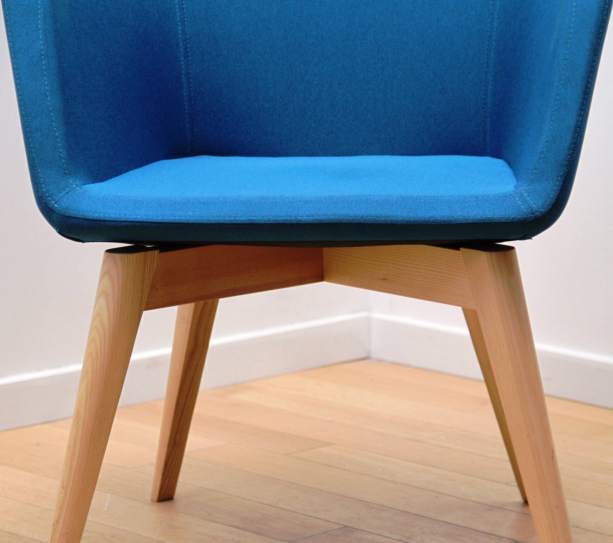 Fauteuil design Tula, Narbutas