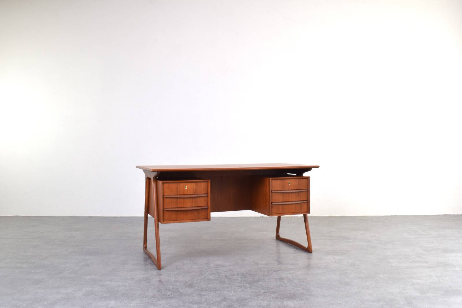 Mid-Century Danish Teak Executive Desk by Svend Åge Madsen for H.P. Hansen,