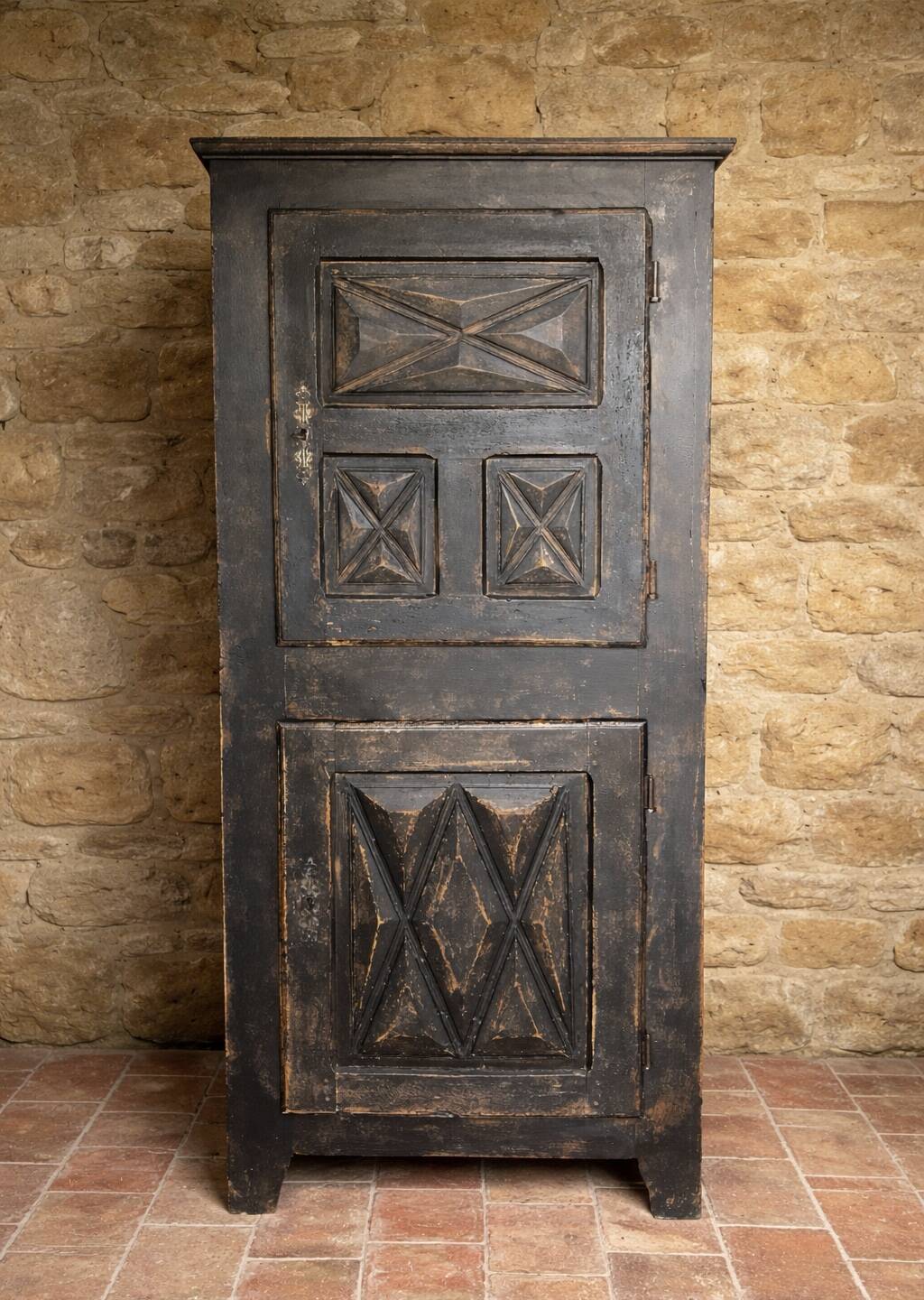 Men's standing wardrobe