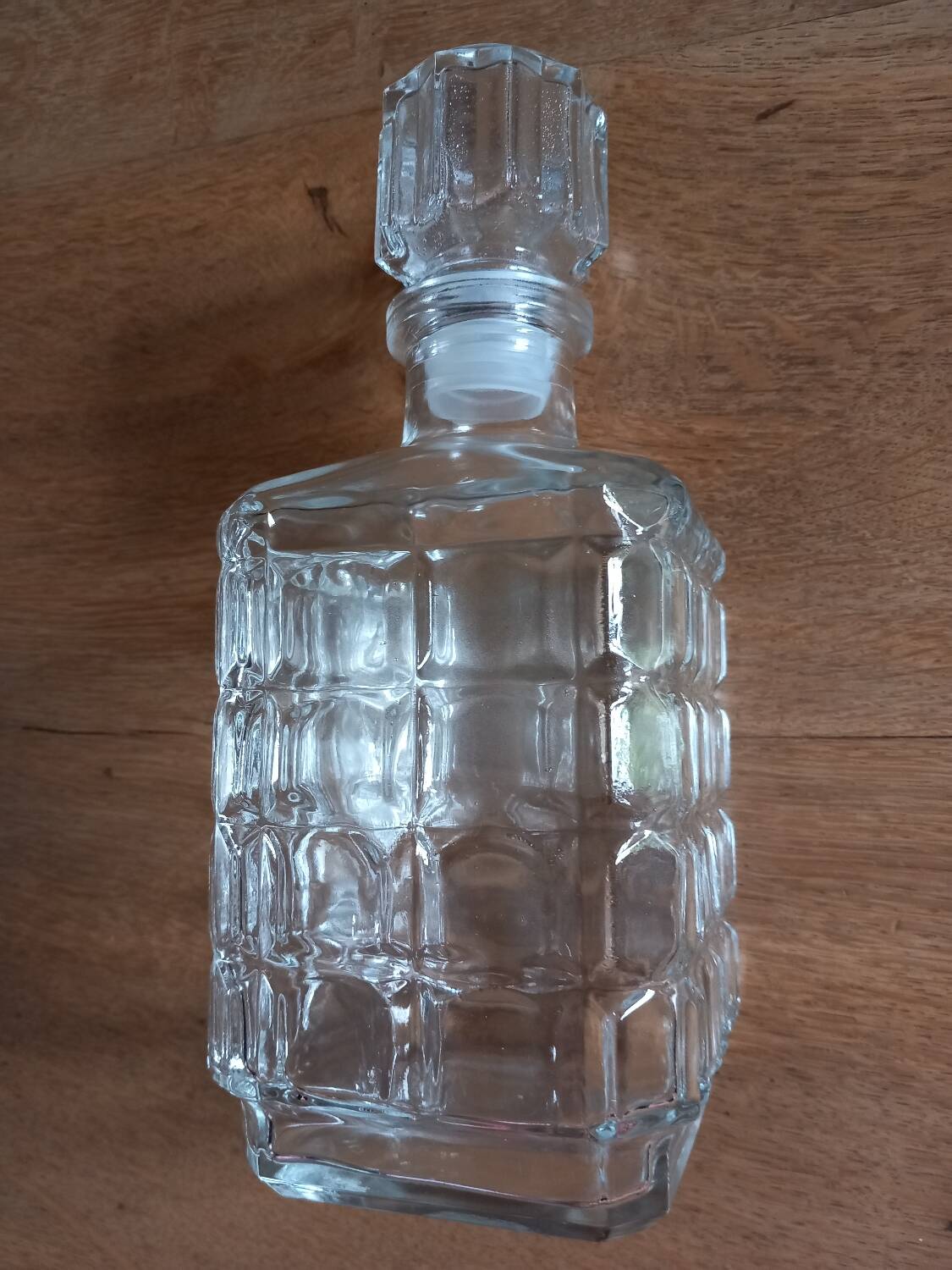1 whiskey decanter + 1 vintage ice bucket