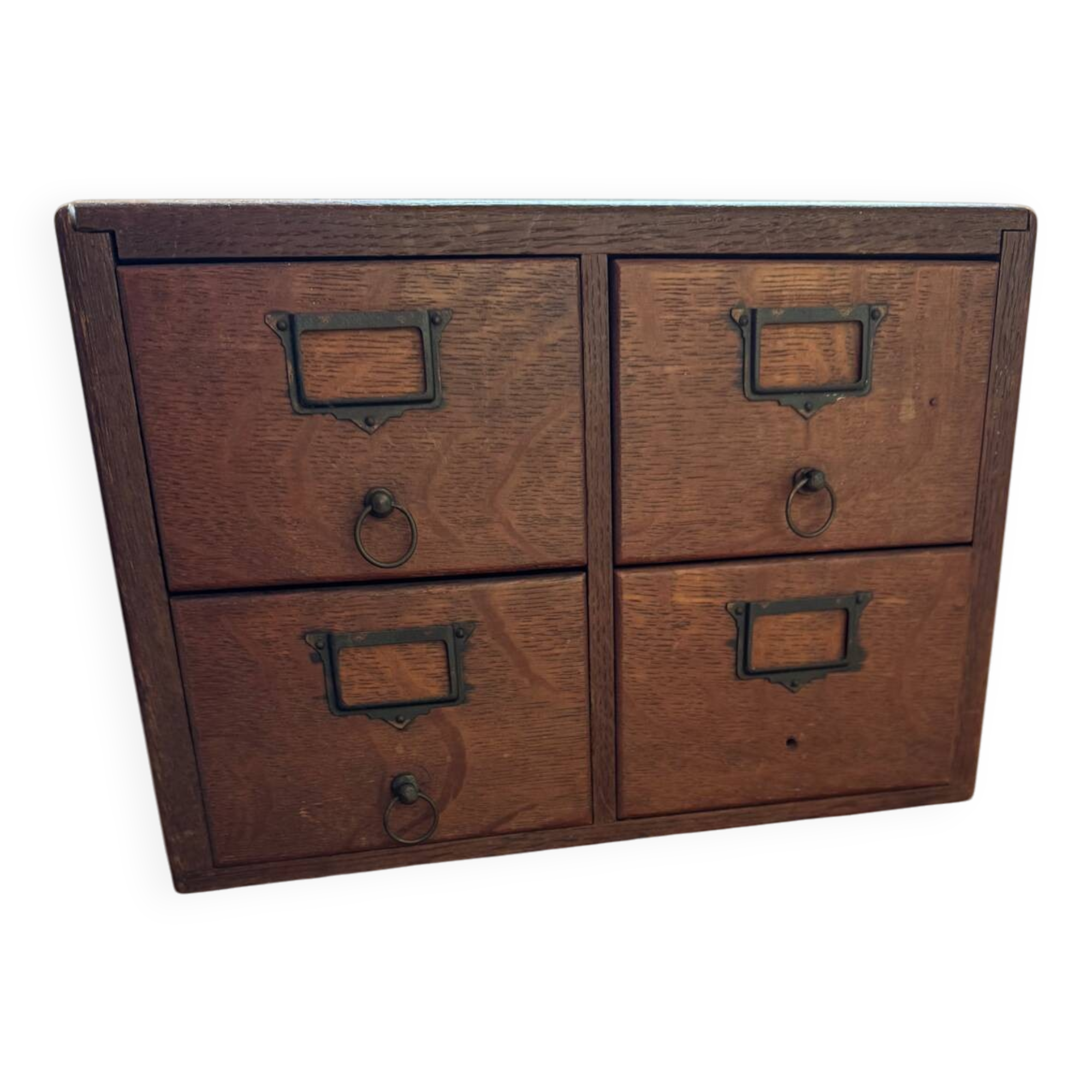 Small 4-drawer cabinet