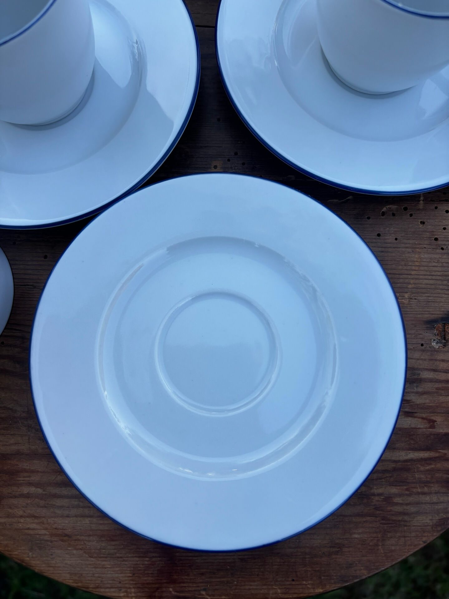 Ensemble de 4 tasses à café et soucoupes blanches liseré bleu degrenne