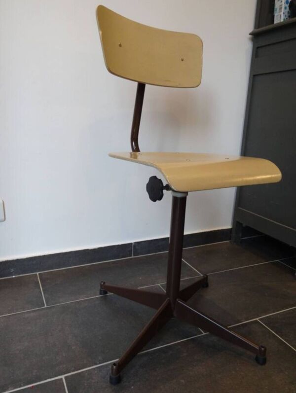 Chaise d atelier