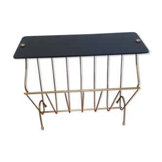Magazine holder with glass tablet