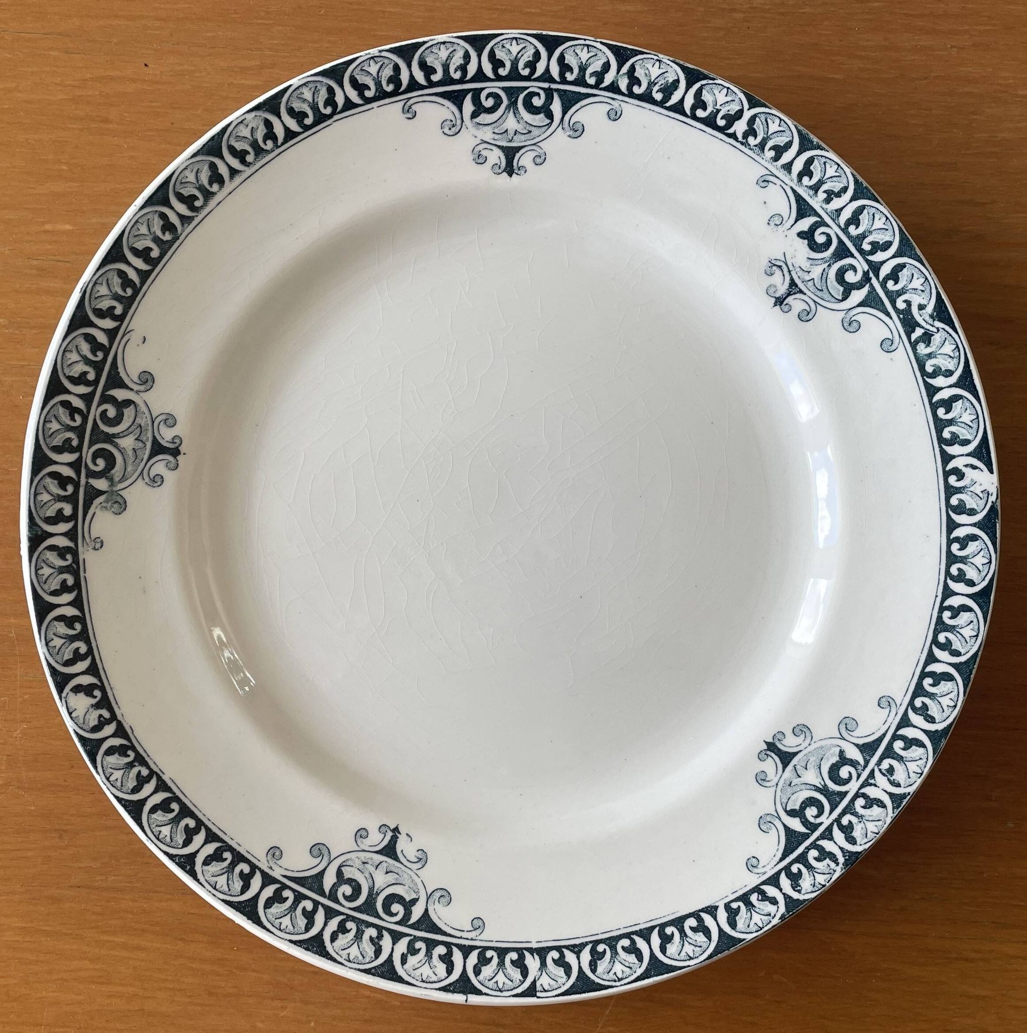6 antique dessert plates in Saint-Amand earthenware (Nord)