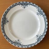 6 assiettes à dessert anciennes en faïence de Saint-Amand (Nord)