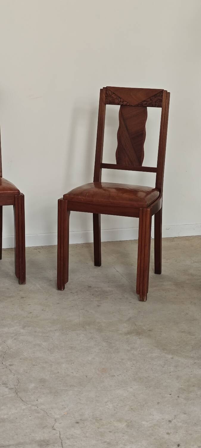 Set of 6 Art Deco chairs in Oak and Walnut with camel leather.