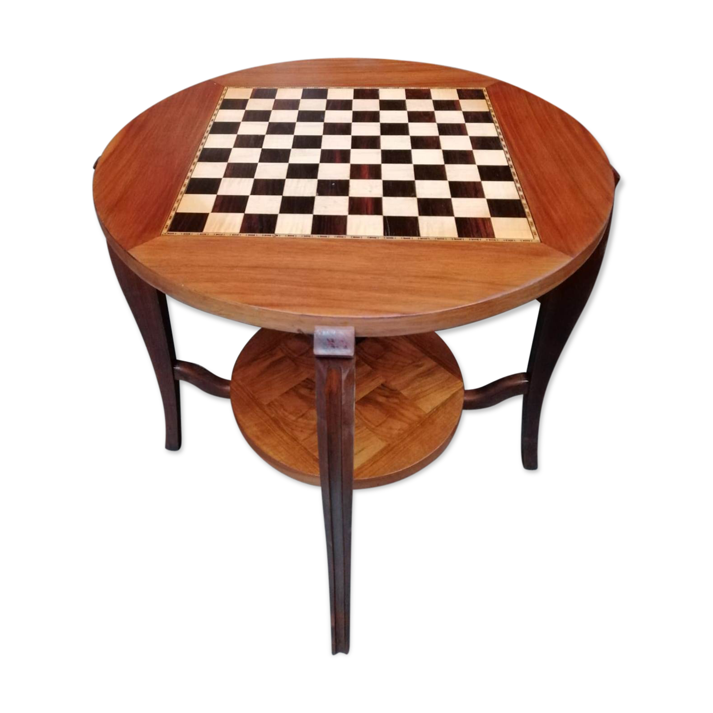 Table d'échecs convertible en table de salon.