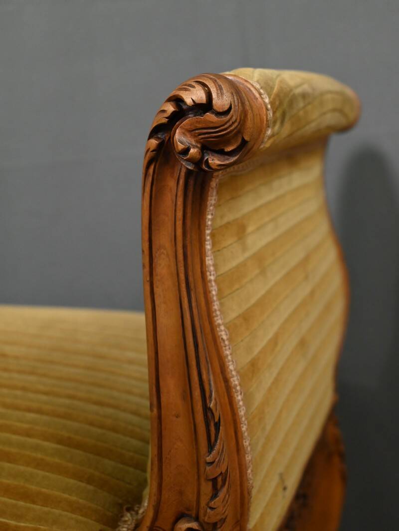 Small Louis XV Style Bench with Armrests in Blond Mahogany – 1920