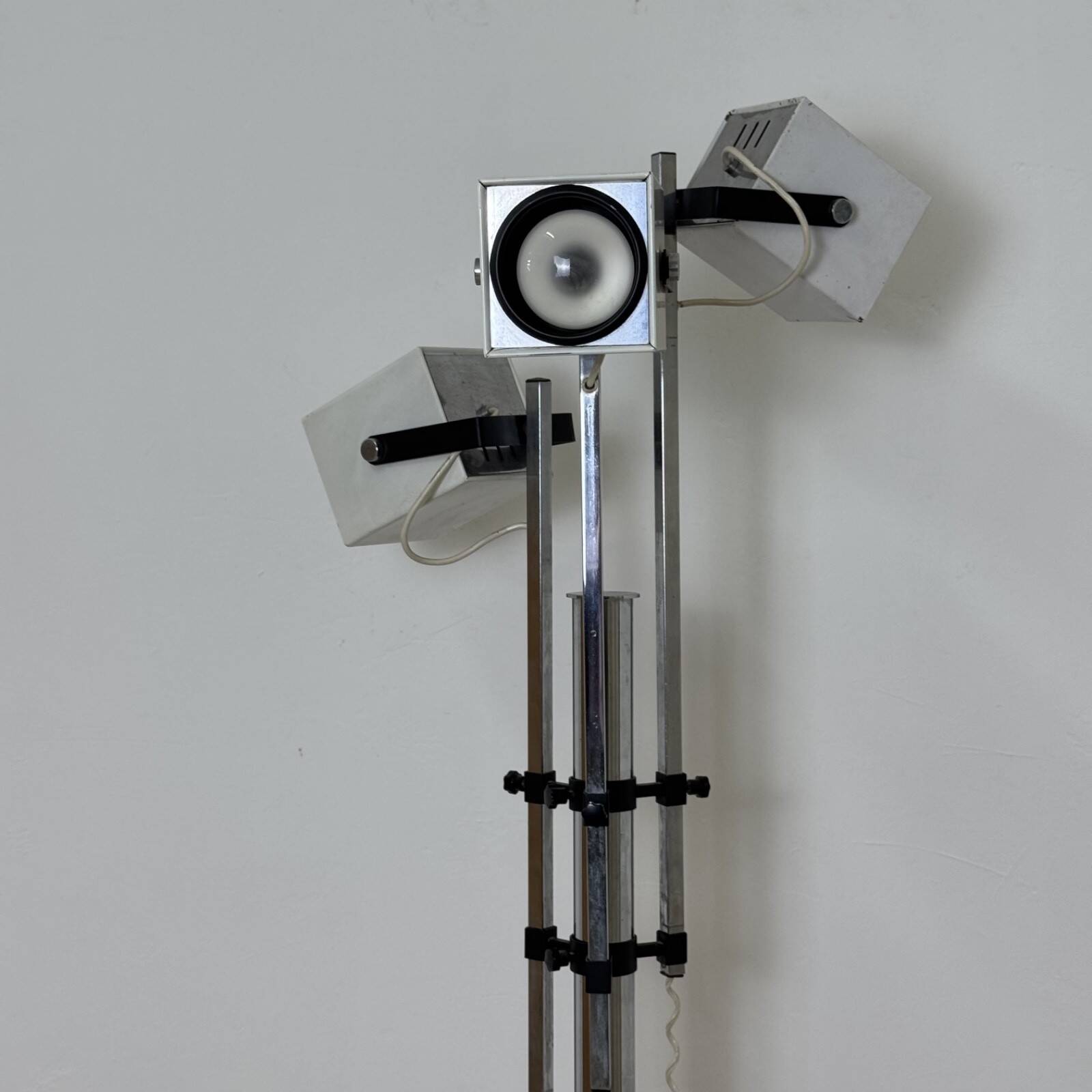 Lampada da Terra Lucitalia Design Pat Hoffman Tre Faretti Cubici Orientabil