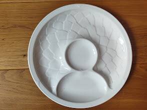 New! 1960/80 Salins / 4 Large Artichoke Plates / white
