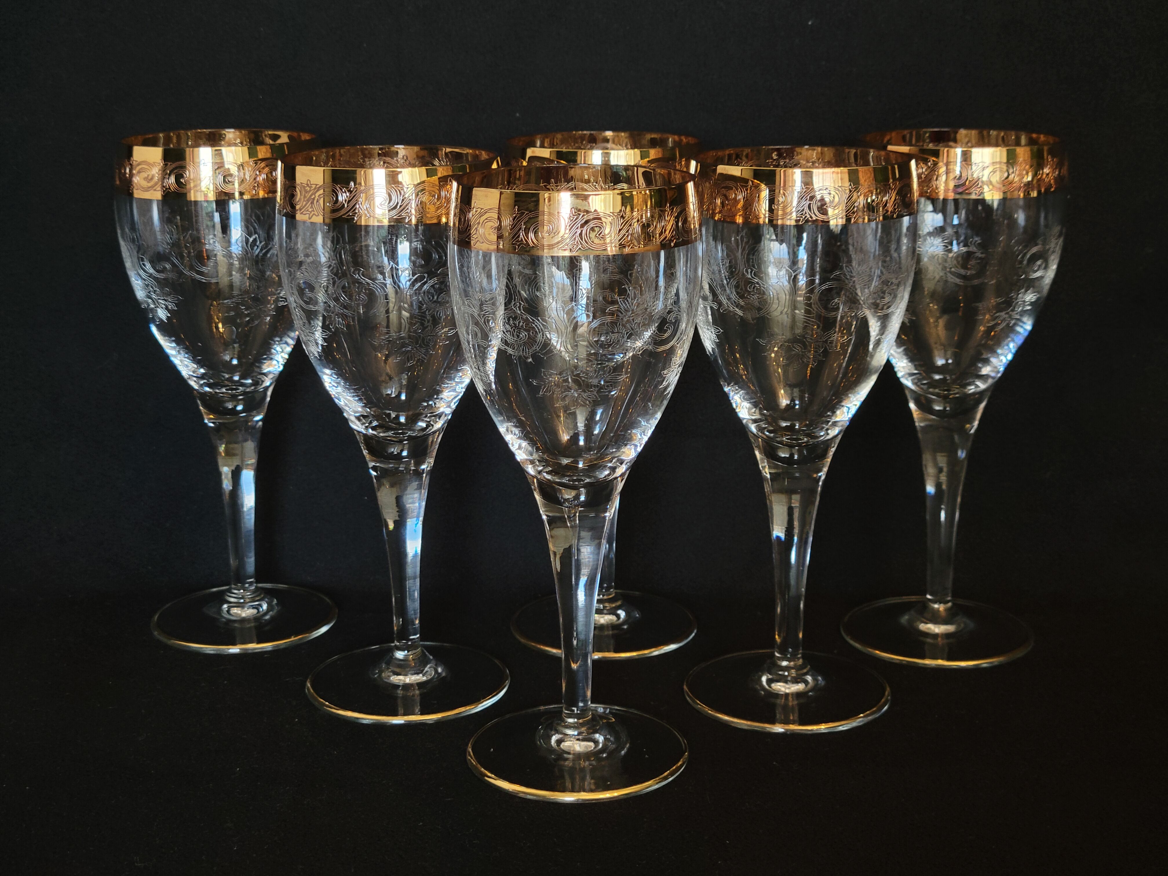 6 old wine glasses in engraved crystal and gold