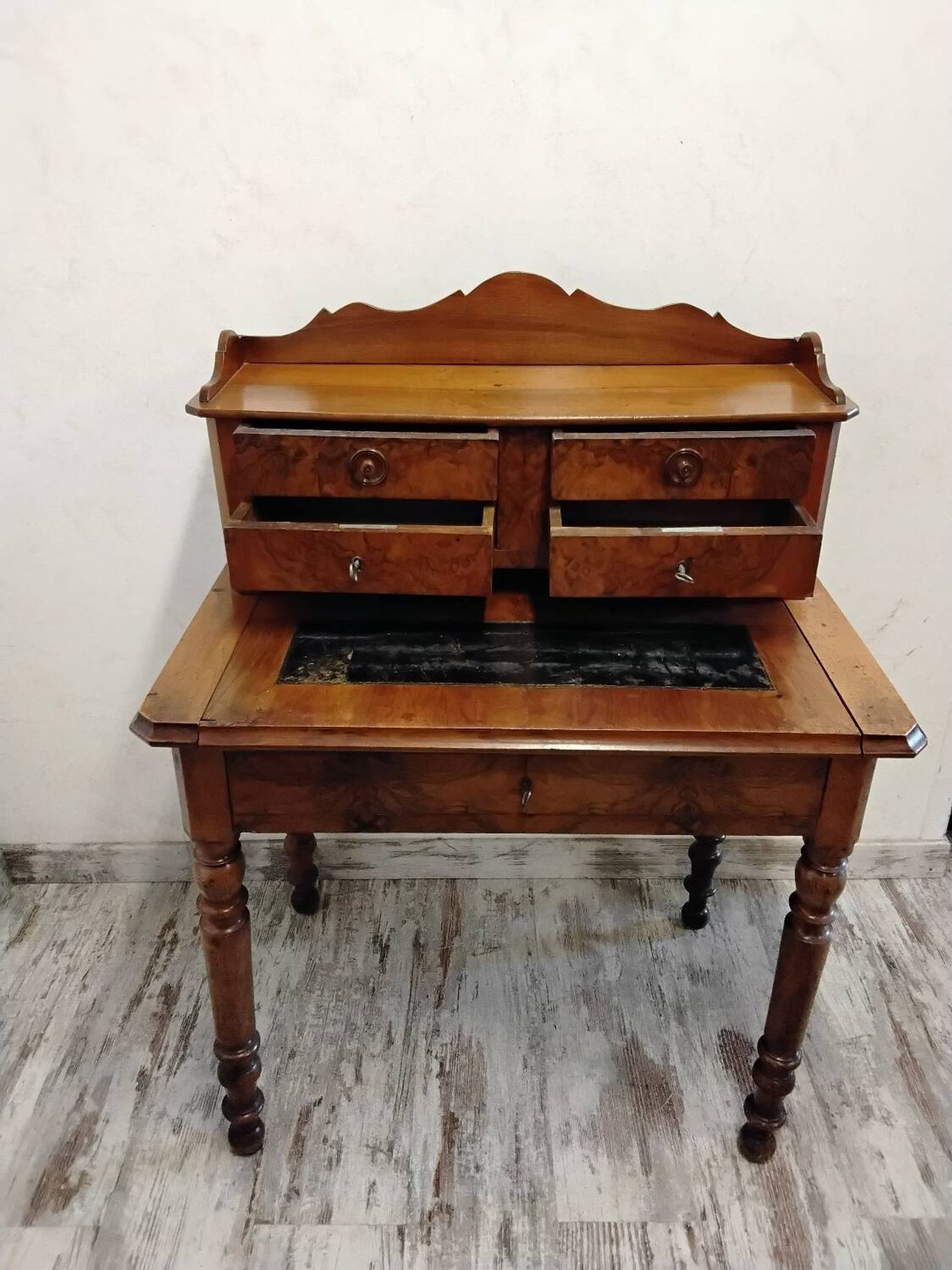 Writing desk
