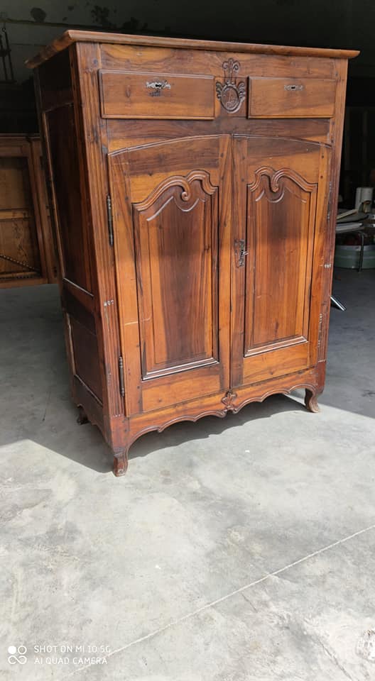 Solid walnut sideboard from the late 18th century, Transition period