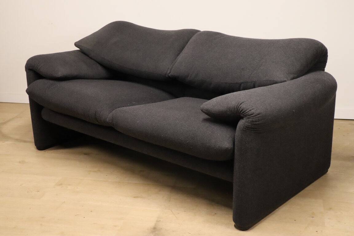 “Maralunga” sofa by Vico Magistretti for Cassina in tweed