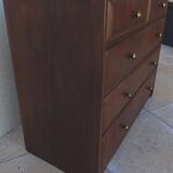 Commode ancienne années 50 à 5 tiroirs galbés montage à l’ancienne vintage et boutons laitons