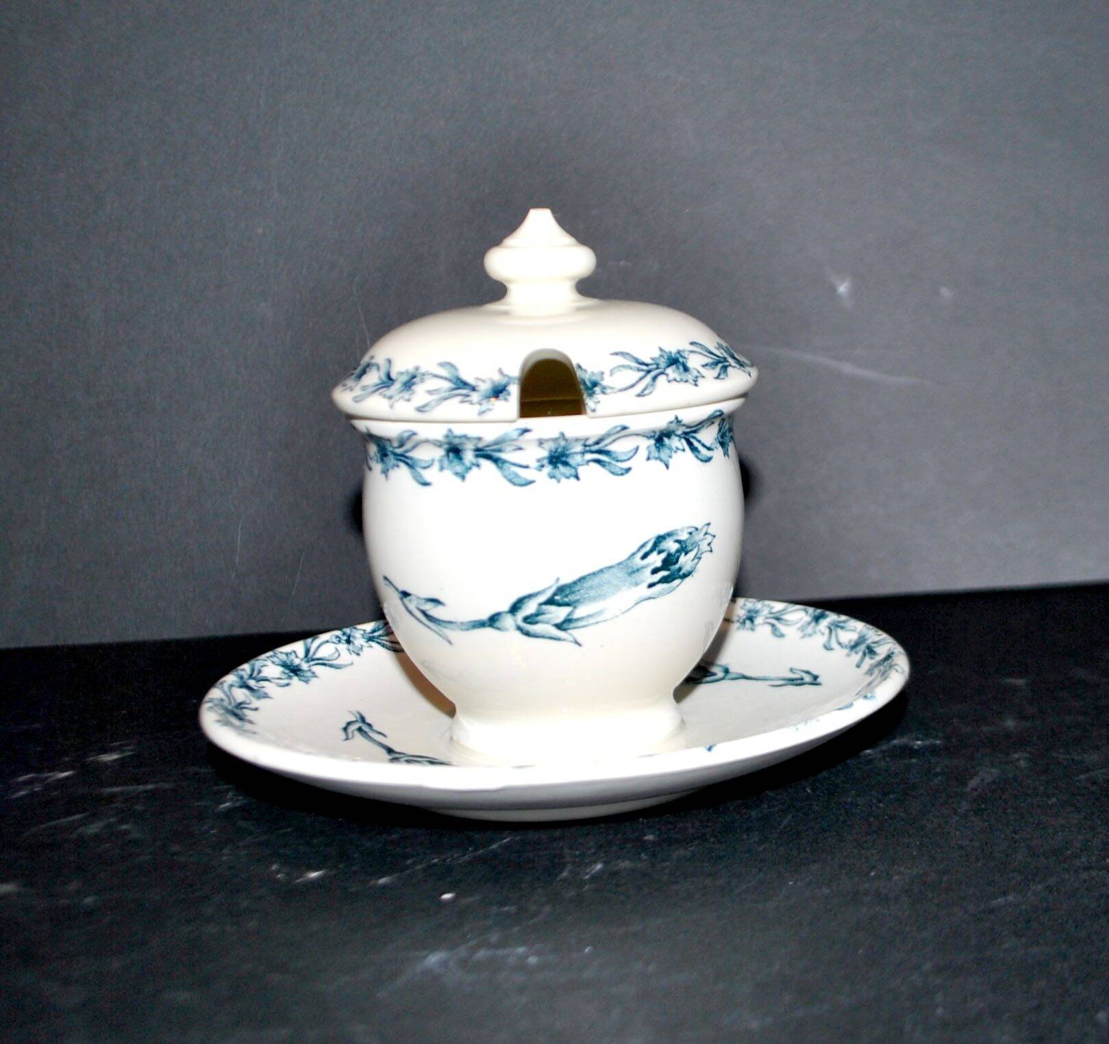 Moutardier ancien en faïence KG Lunéville décor fleuri œillet