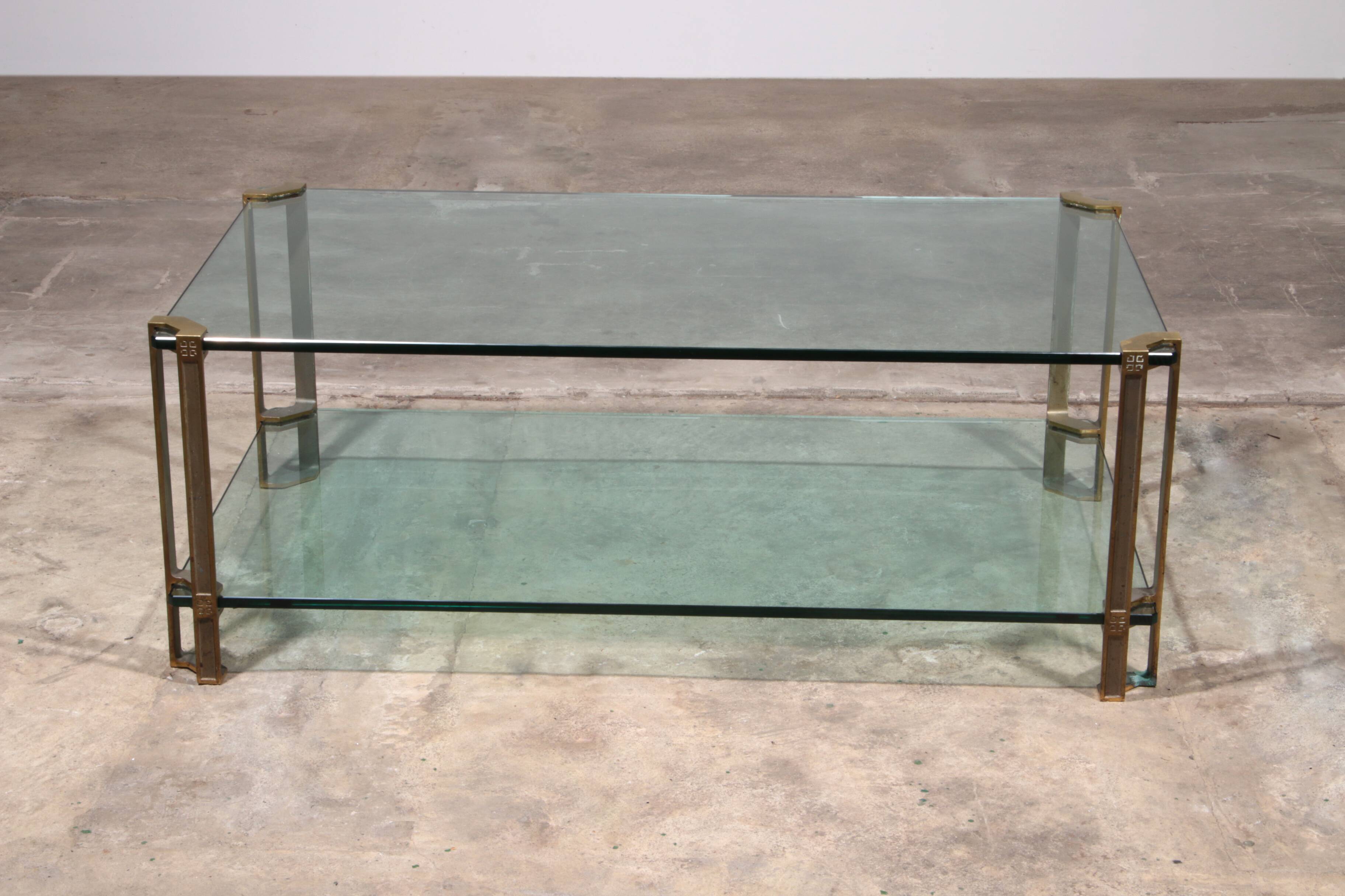 Table basse vintage en verre par Peter Ghyczy, modèle T24