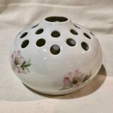 Pique fleurs en porcelaine de Limoges Claude Brachel.