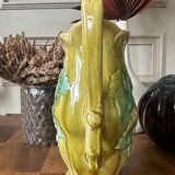 Vase art nouveau en barbotine estampillé