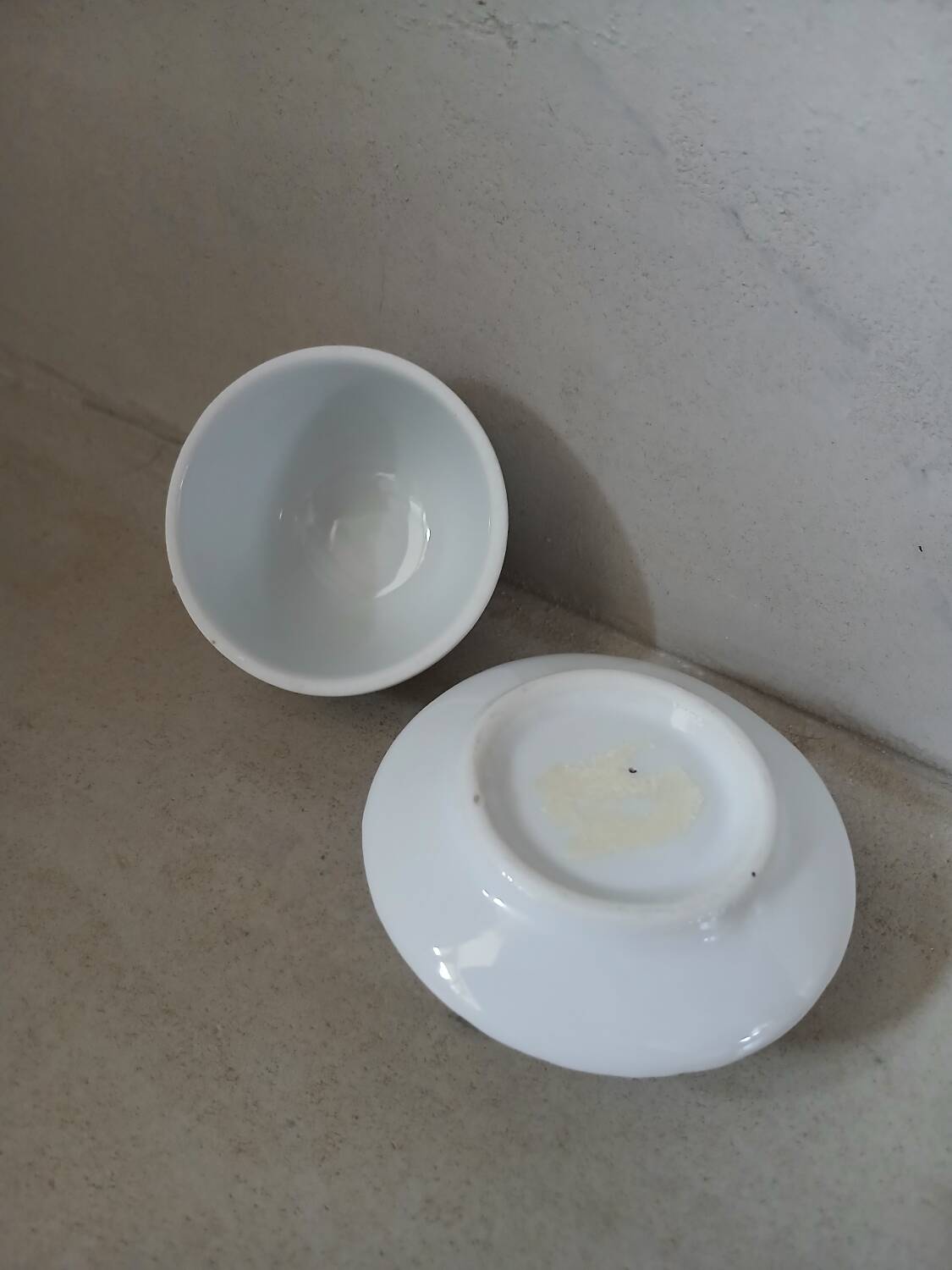 Individual porcelain butter dish
