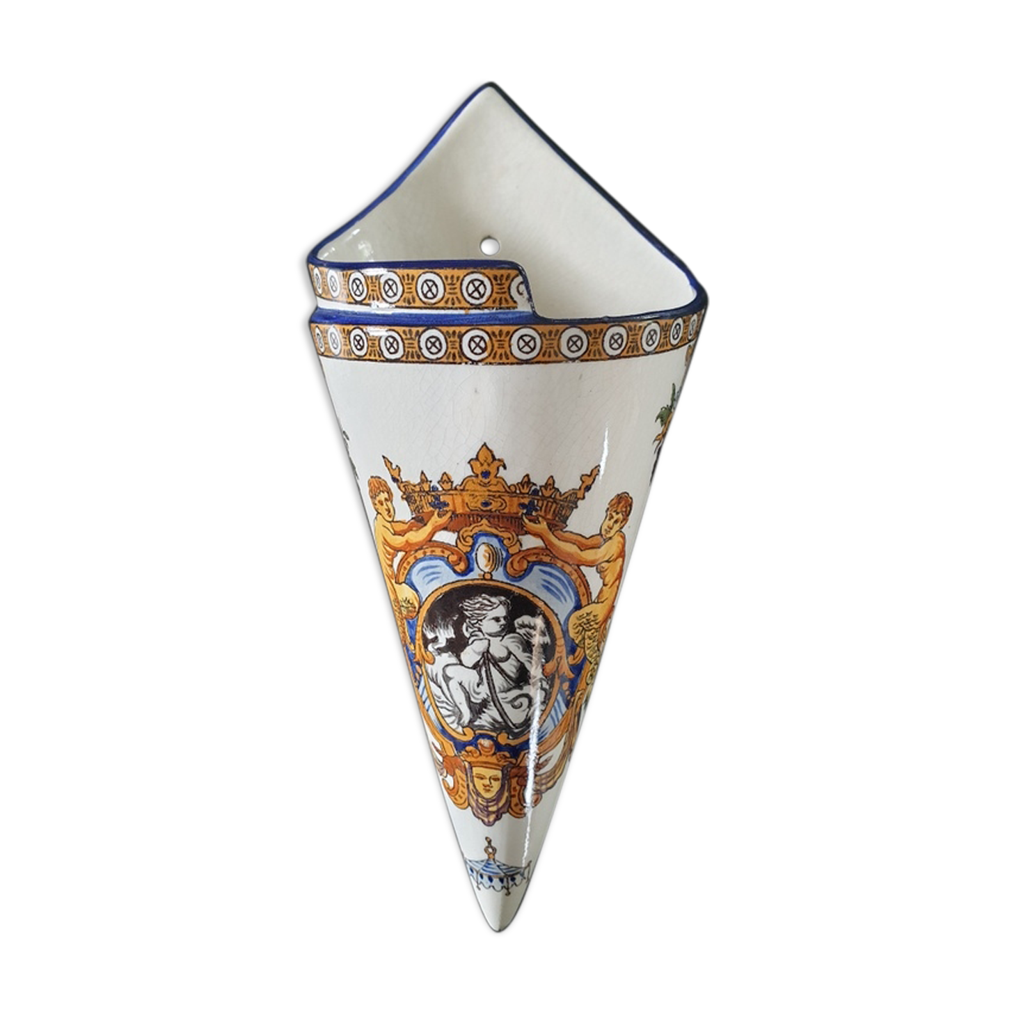 Bouquetière en faience de Gien décor Renaissance