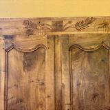 Armoire ancienne française en noyer massif – style Louis XV, fin XIXe siècle