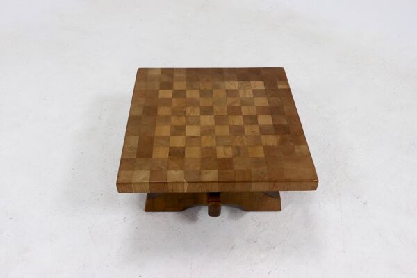 Table basse brutaliste en chêne blond massif à carreaux des années 1970