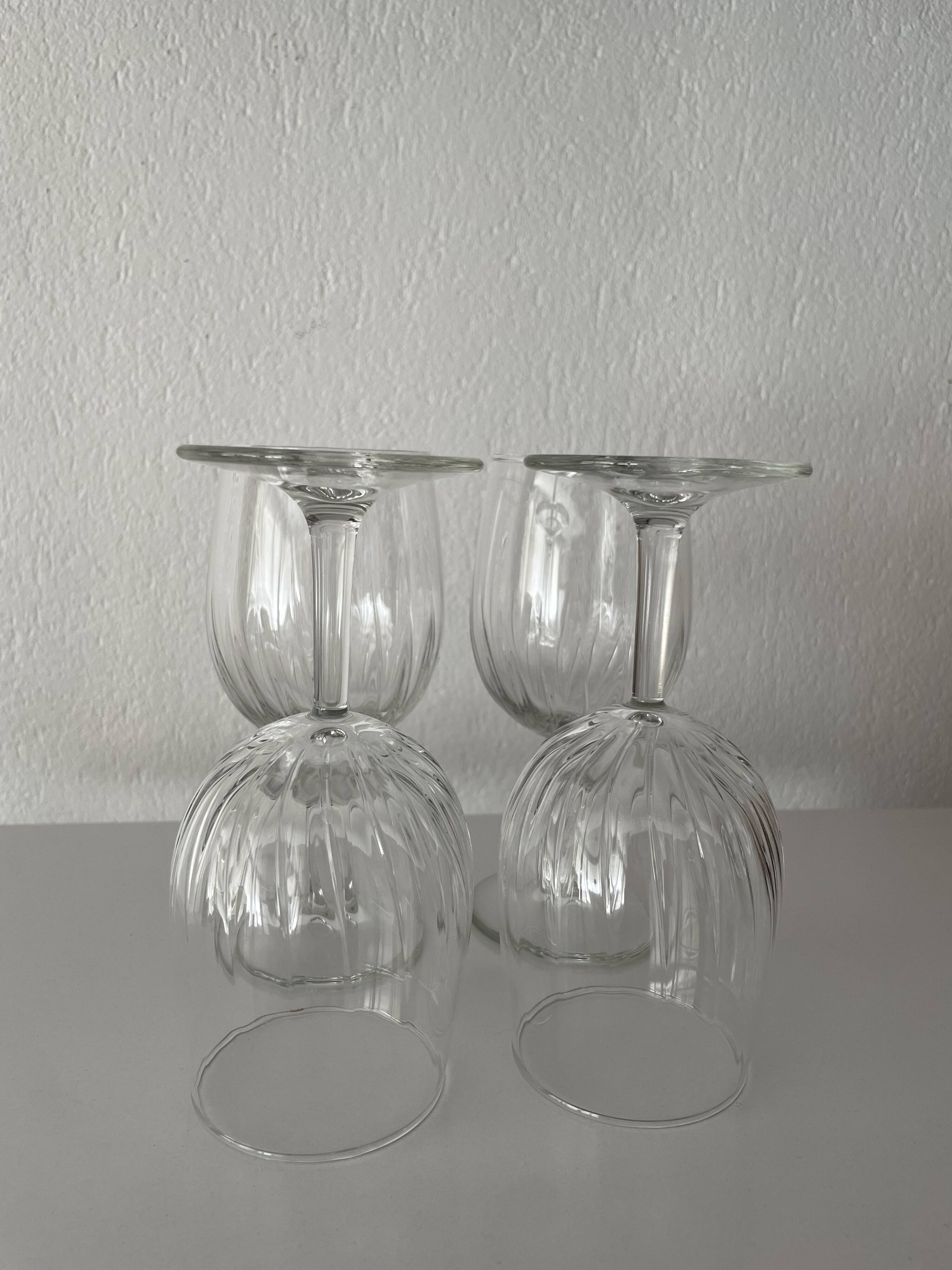 Set of stemmed glasses