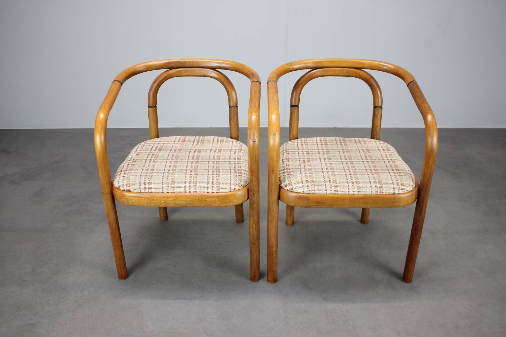 Set of bentwood chairs from the 1980s by Antonín Šuman for TON, Czechoslovakia.