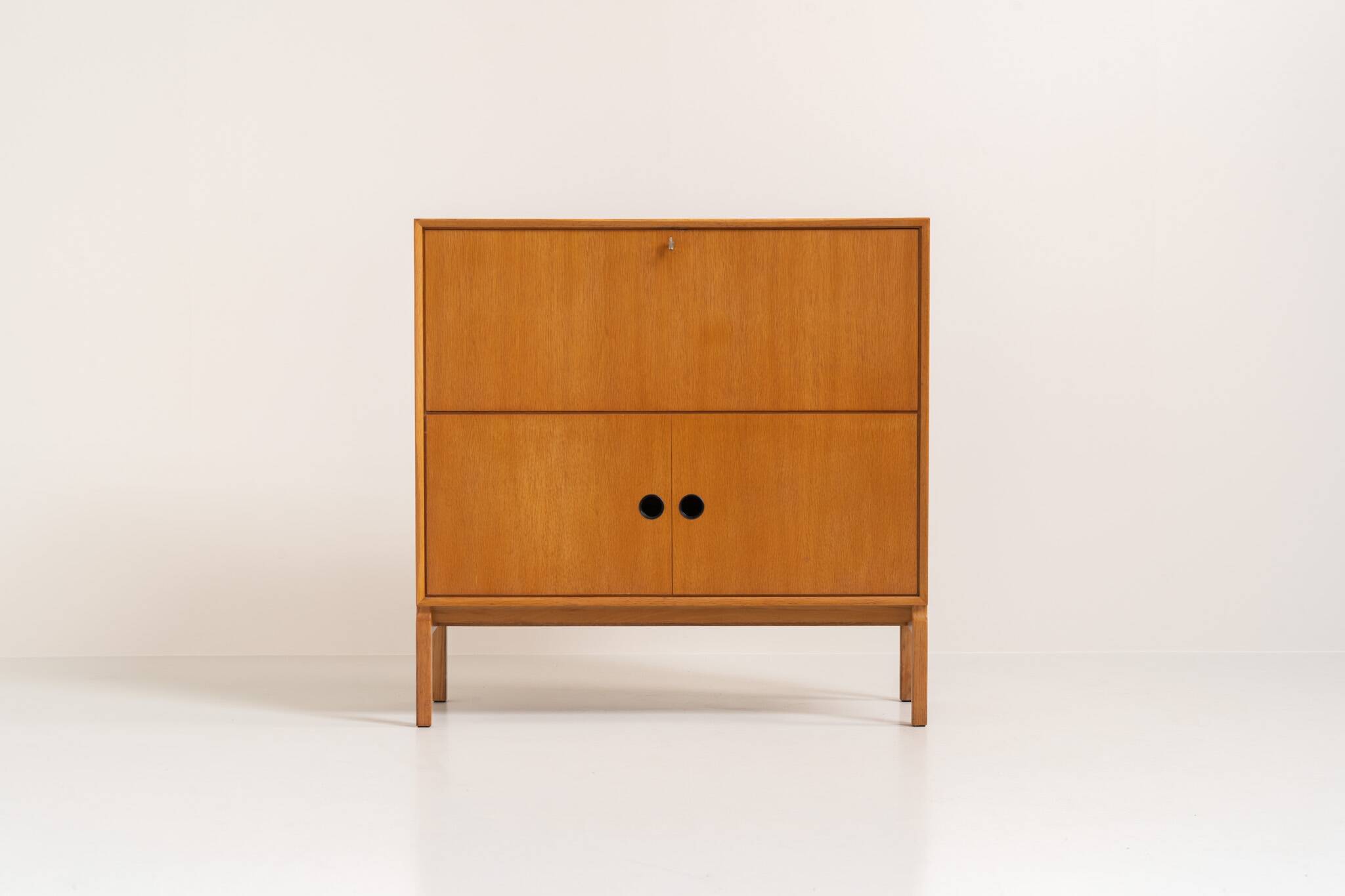 Première édition du cabinet MTP par Marian Grabinski pour IKEA