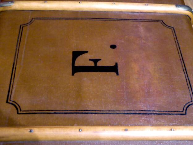 Curved mail bag in tawny from the 1920s - 100 x 54 x 46 cm